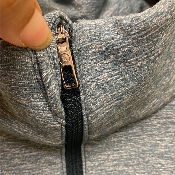 Lululemon Men's Blue Quarter-Zip Pullover - Picture 5 of 10